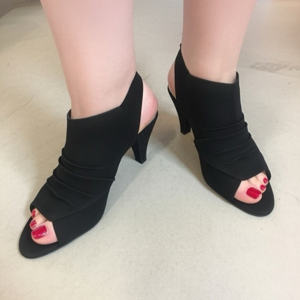NEW Cut out - Peep toe sandal booties, black - Picture 2 of 9